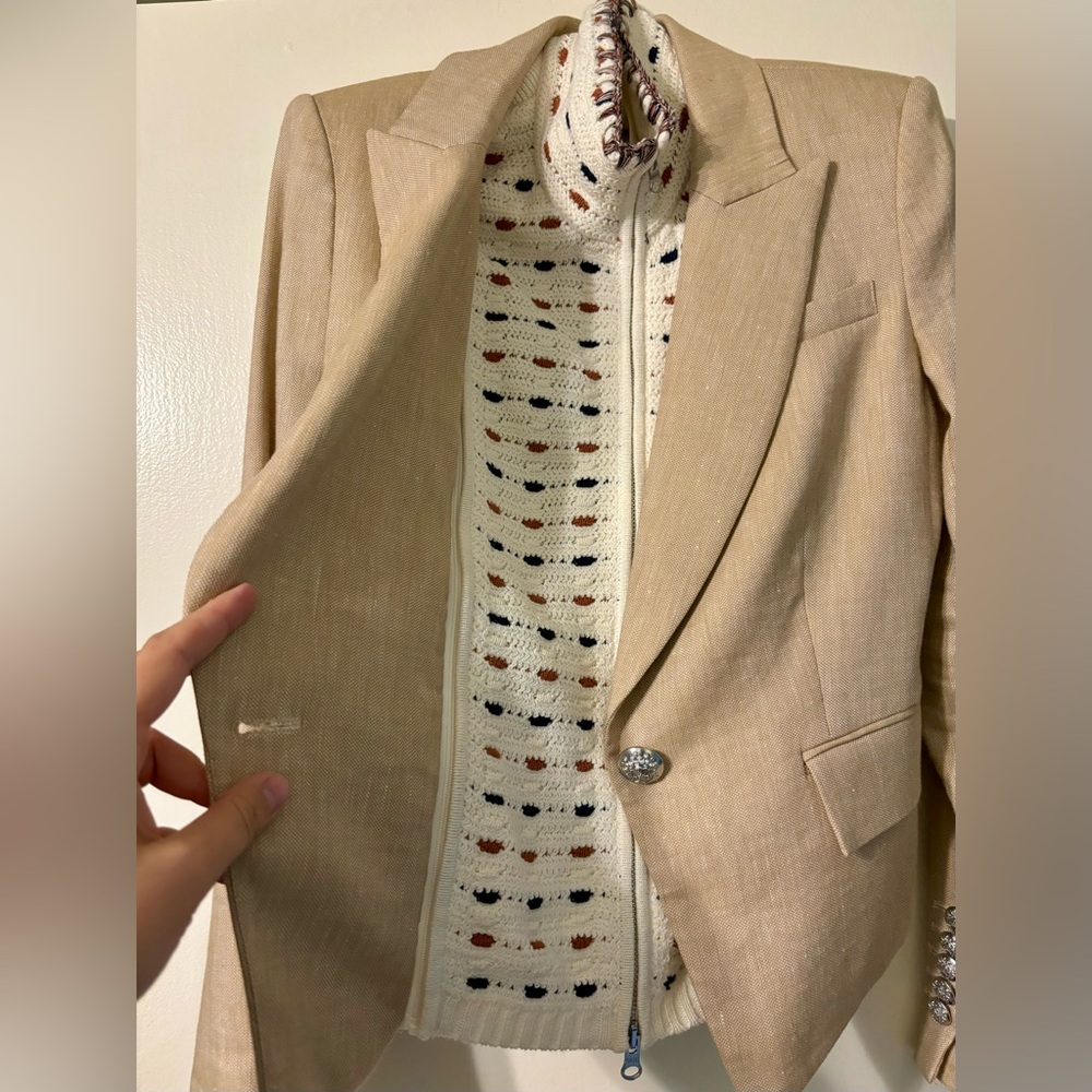 STUNNING!! Worn ONCE. Veronica Beard blazer, wears like a 6/8, sweater insert